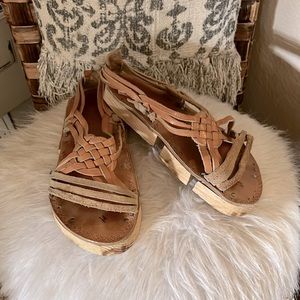 Hand Crafted Wood & Leather Huarache Slip On Sandals Sz 7
